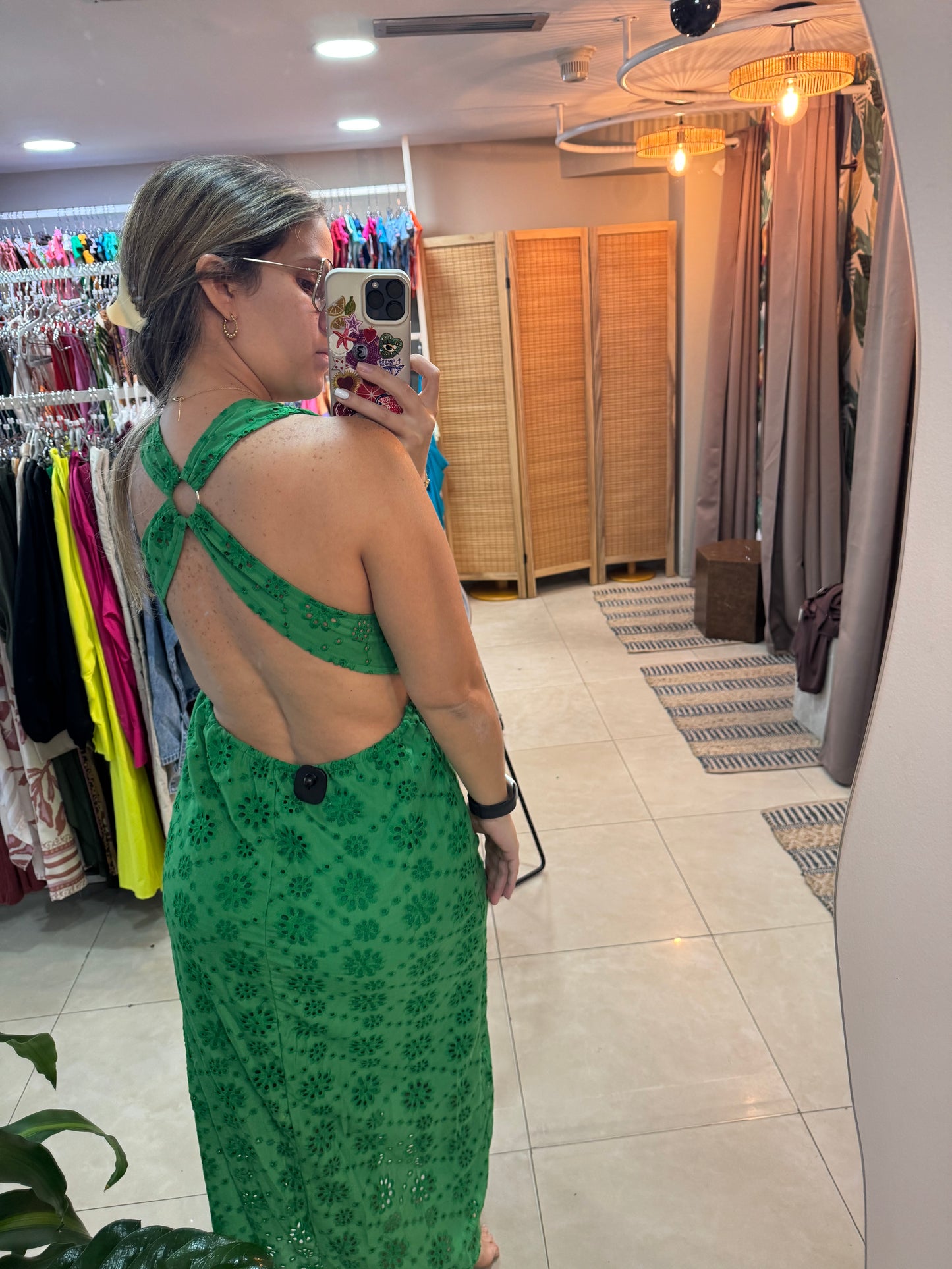 Vestido largo unicolor.