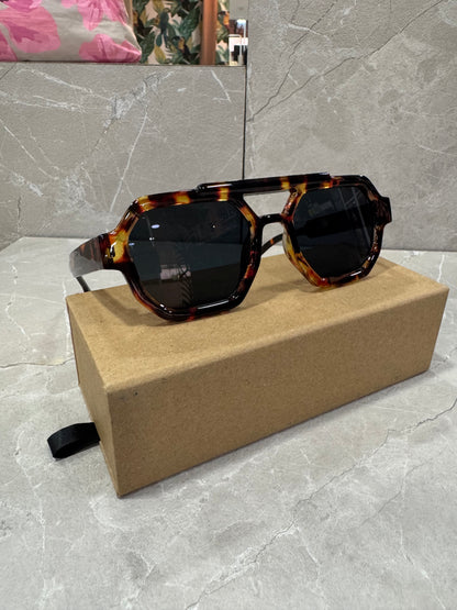 Lentes de sol , varios colores.