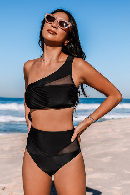 Bikini panty Alta asimétrico, detalles con transparencia