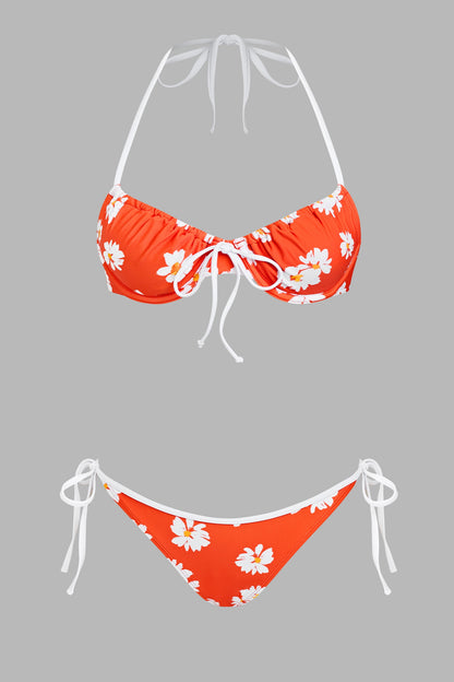 Bikini estampado, top con varillas.