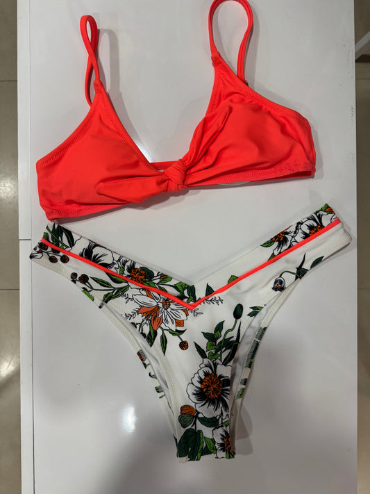 Bikini neón , panty estampada.
