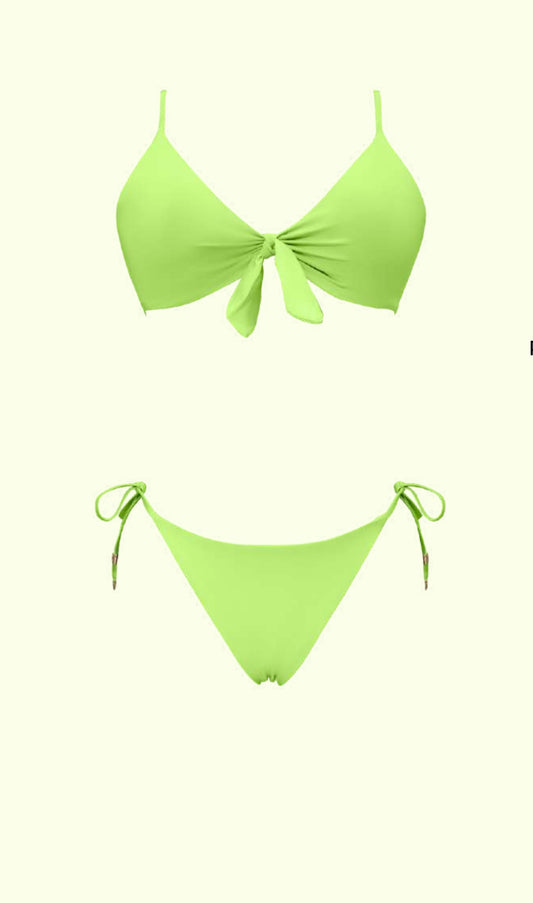 Bikini reversible , panty arruchada.