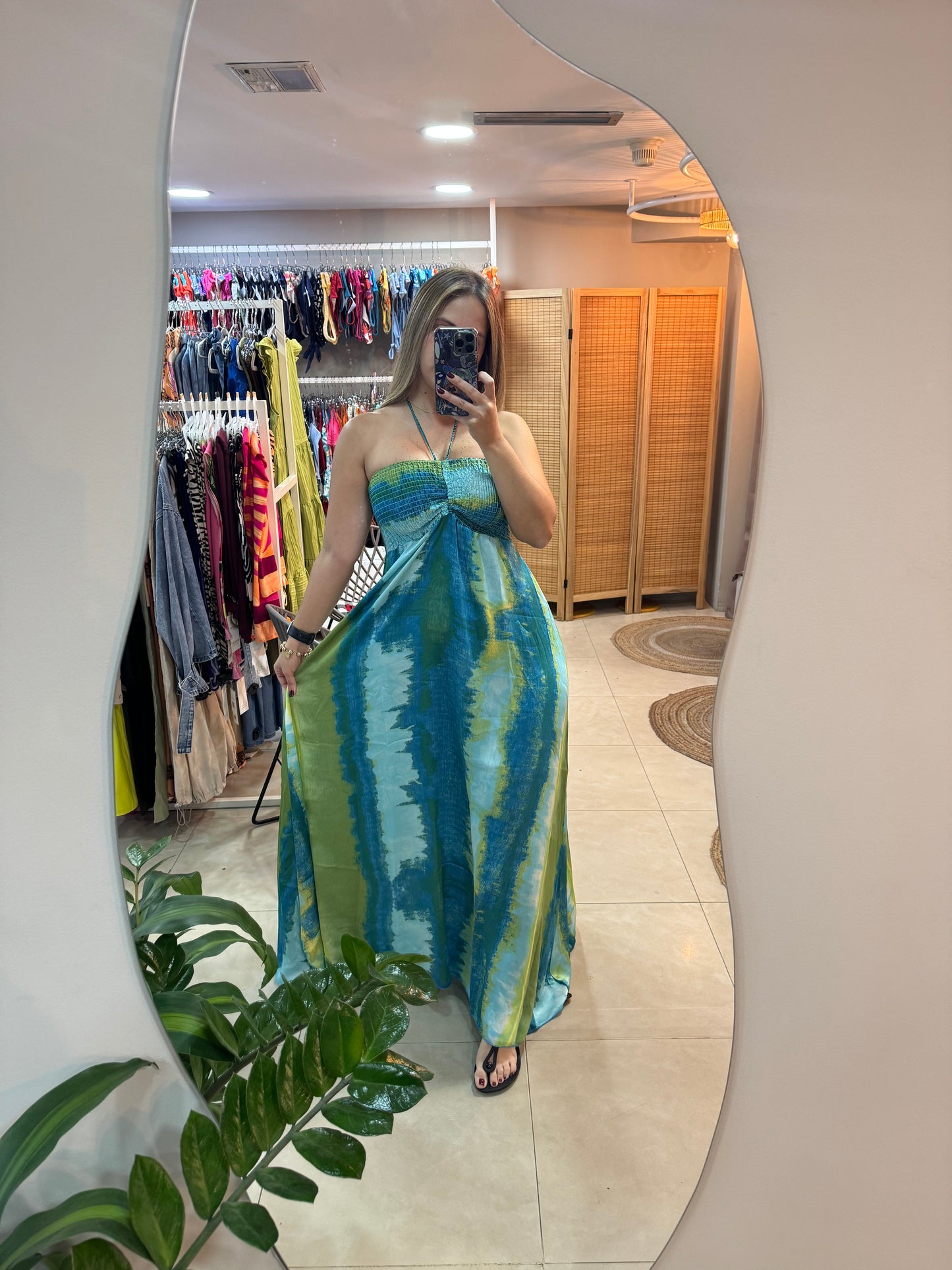 Vestido largo halter.