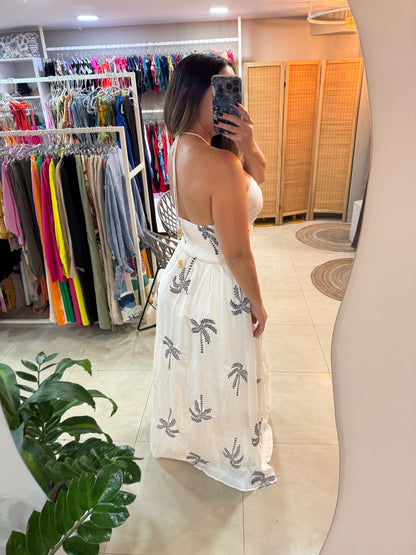 Vestido largo con detalles bordados