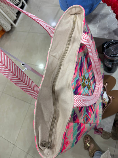 Bolso de playa con detalle en canutillos