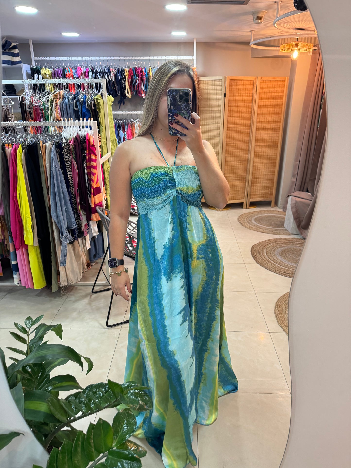 Vestido largo halter.