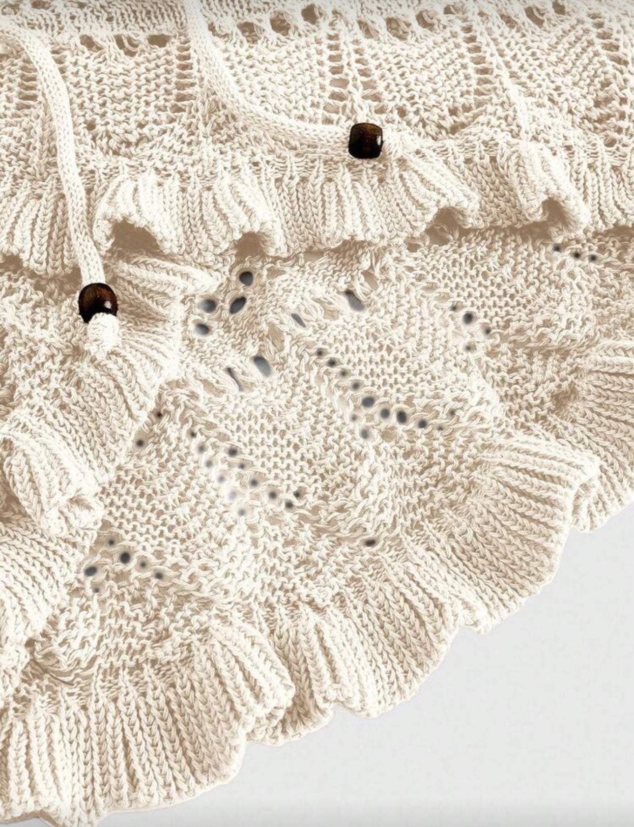 Falda corta tejida de dama.